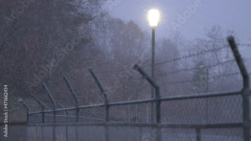 立ち入り禁止区域に降る雪 photo