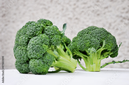 Ripe and fresh broccoli close-up.
Healthy green organic raw broccoli buds, ready to cook. Green diet.
Selective focus.