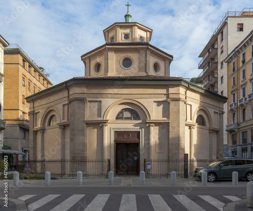Milano. Facciata della Chiesa di San Carlo al Lazzaretto  © Guido