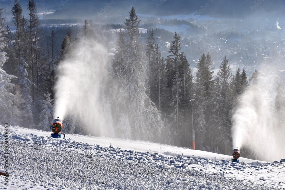 Fototapeta góry, zima, śnieg, Tatry, Zakopane, naśnieżanie stoków narciarskich, 
