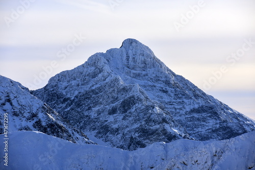 Fototapeta Naklejka Na Ścianę i Meble -  Tatry, góry, zima, śnieg, szlaki, niebezpieczne, TPN, 
