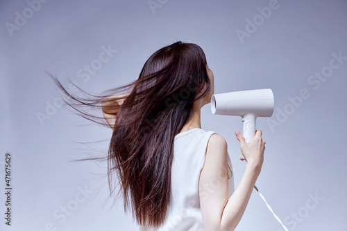 若い日本人女性の髪の毛イメージ photo