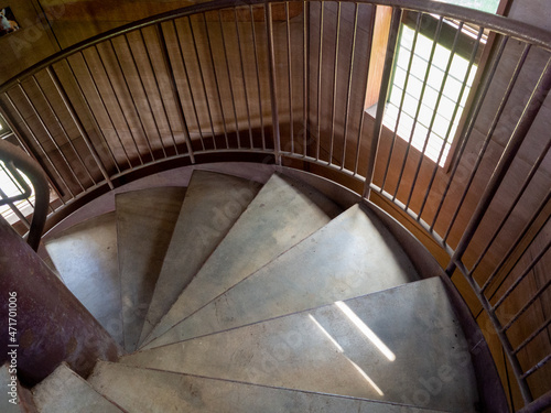 Wallpaper Mural 螺旋階段と窓 Torontodigital.ca