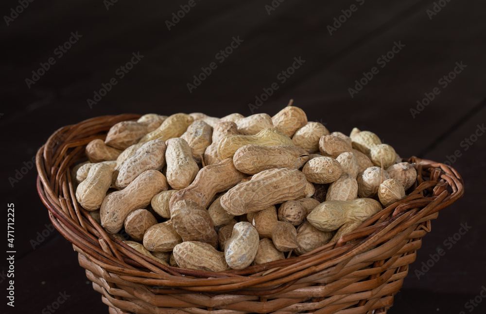 Peanuts Peanuts