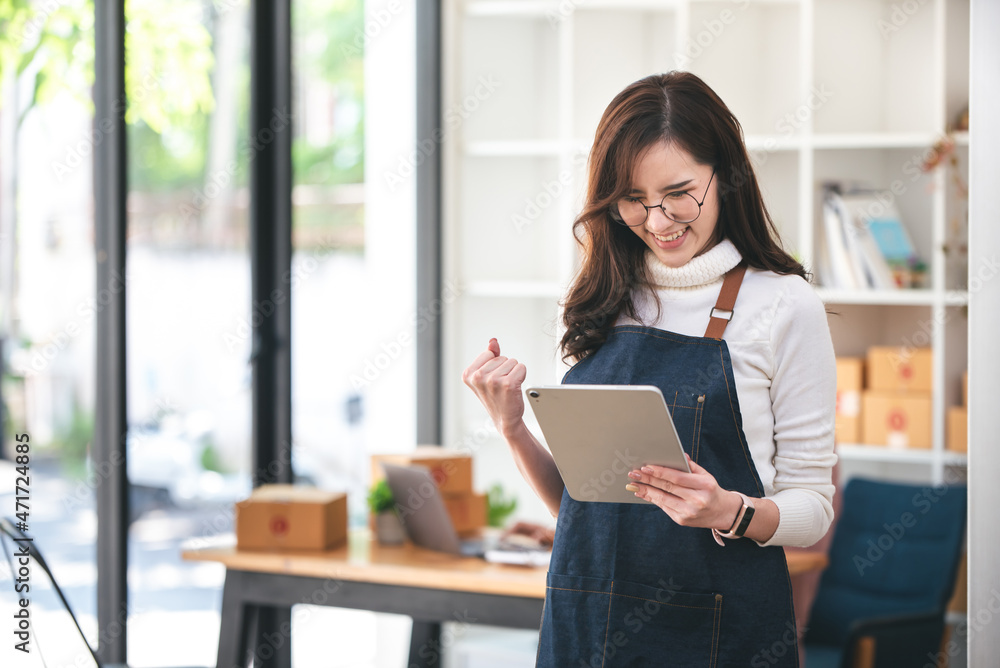 Small start-up business owners checking parcels at work, freelancers, salespeople, checking production orders. Pack products for delivery to customers Sell Ecommerce Shipping Ideas Small start-up business owners checking parcels at work, freelancers, salespeople, checking production orders. Pack products for delivery to customers Sell Ecommerce Shipping Ideas