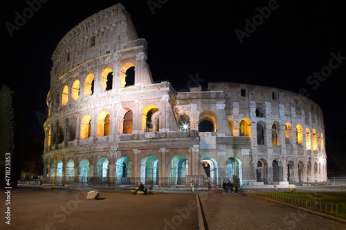 colosseum at night Fotobehang