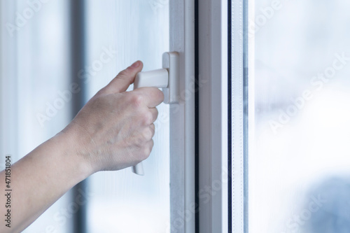 Installation of window film in the office. Protection from ultraviolet radiation. Free Download Installation of window film in the office. Protection from ultraviolet radiation. - GFXLoad