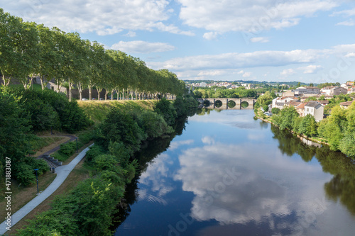 limoges,pont, saint-martial, haute-vienne, limousin, fleuve, vienne, eau, architecture, vieux, ciel, europe, pierre, paysage, france, voyage, ancien, ville, repère, arc, tourisme, mediéval, vue photo