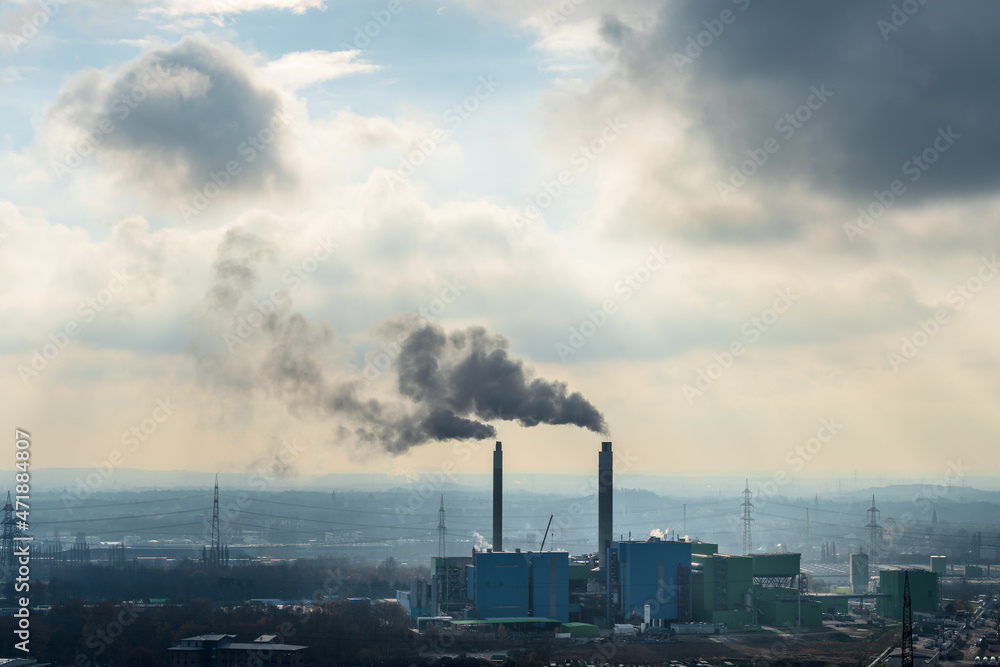 Emssionen bei der Industrieproduktion: Klimawandel und Nachhaltigkeit