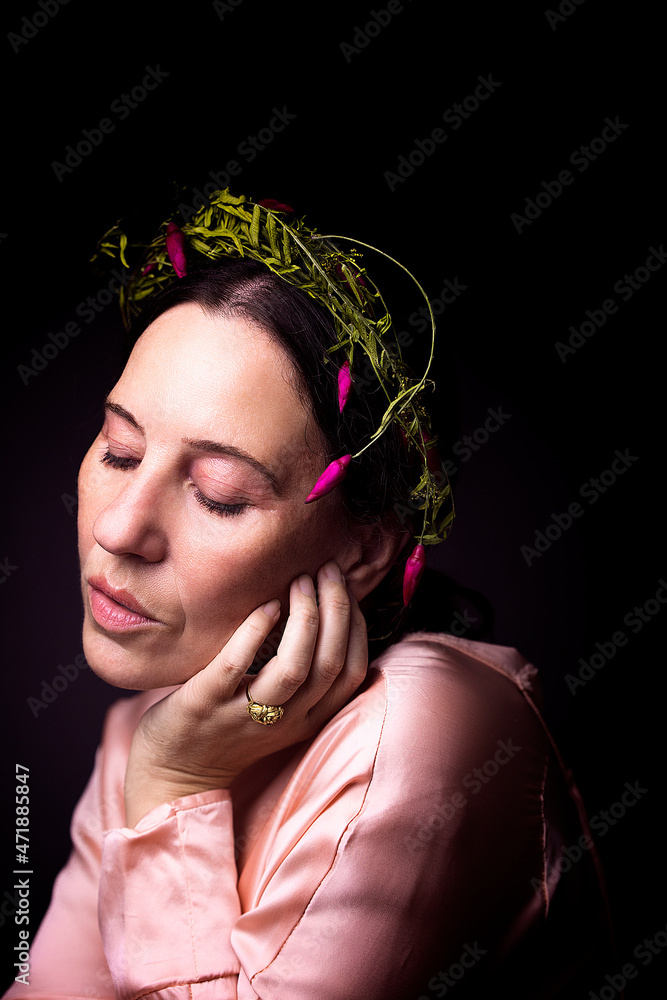 Fototapeta premium lady dreaming in pink V