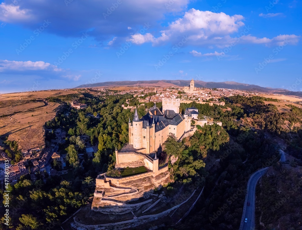 Obraz premium Aerial view of the Alcazar of Segovia in Spain.