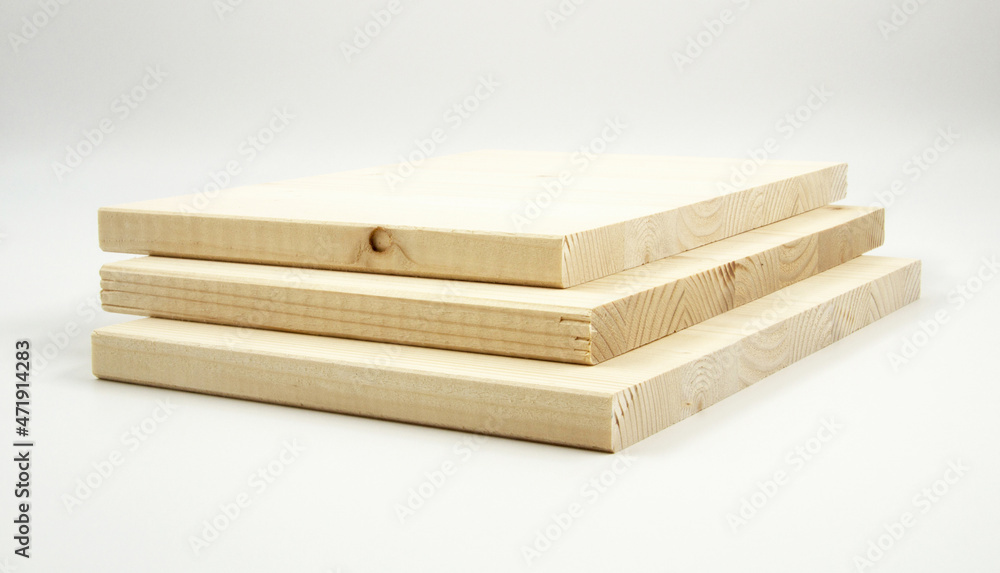 Three boards of white pine. White pine wood is suitable for use as a tread. Three boards of white pine. White pine wood is suitable for use as a tread.