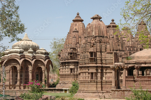 Templos y cenotafios de Mandore Gardens en la ciudad de Jodhpur en Rajastán, India photo