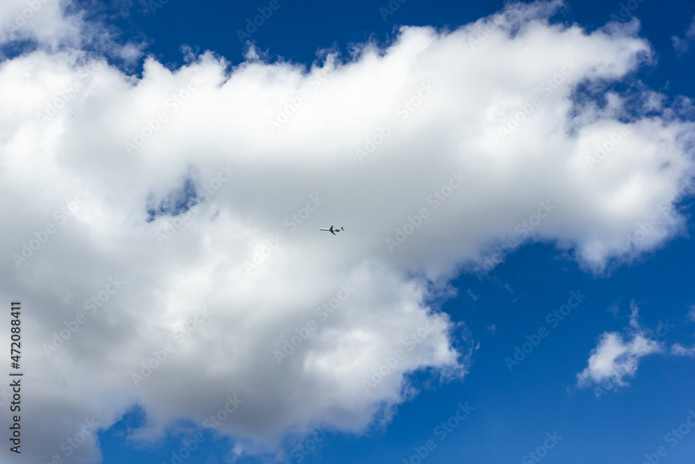 white fluffy cloud on blue sky background white fluffy cloud on blue sky background