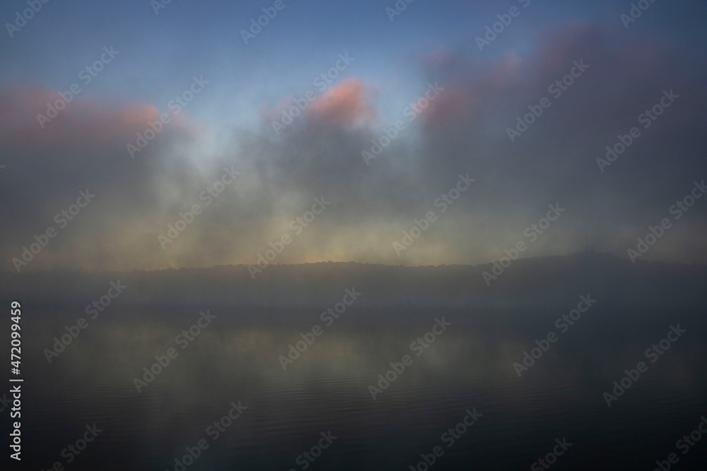 Fototapeta premium Sky peaks out