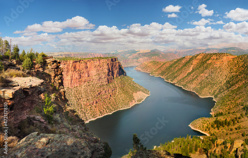 Tableau sur toile The Green River Canyon in Flaming Gorge National Monument