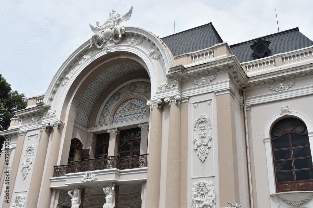 Obraz premium Saigon Opera House Facade, Low Angle, Slight Side View