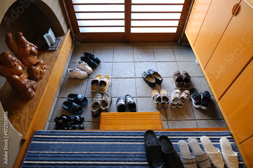 日本　玄関　靴　Japanese architecture entrance shoes photo