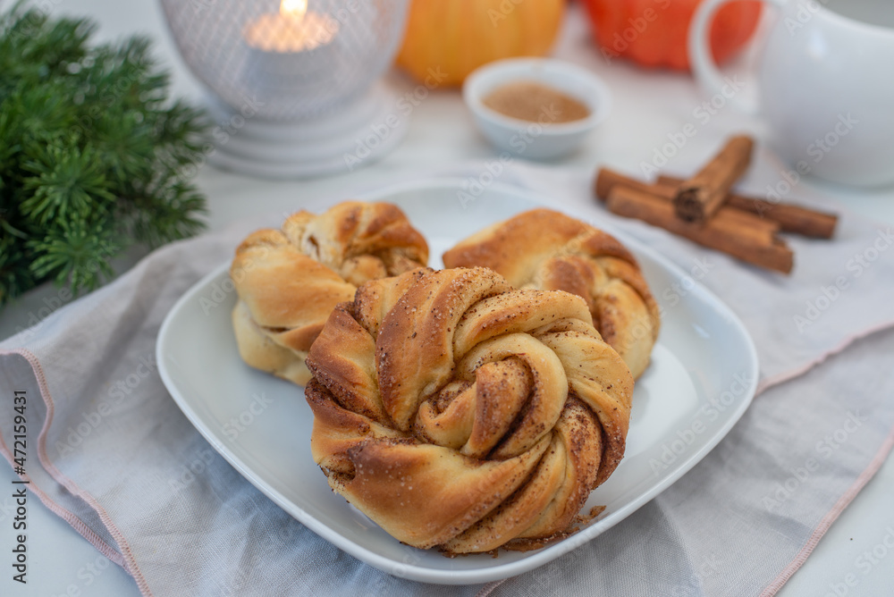 pumpkin cinnamon roll pumpkin cinnamon roll