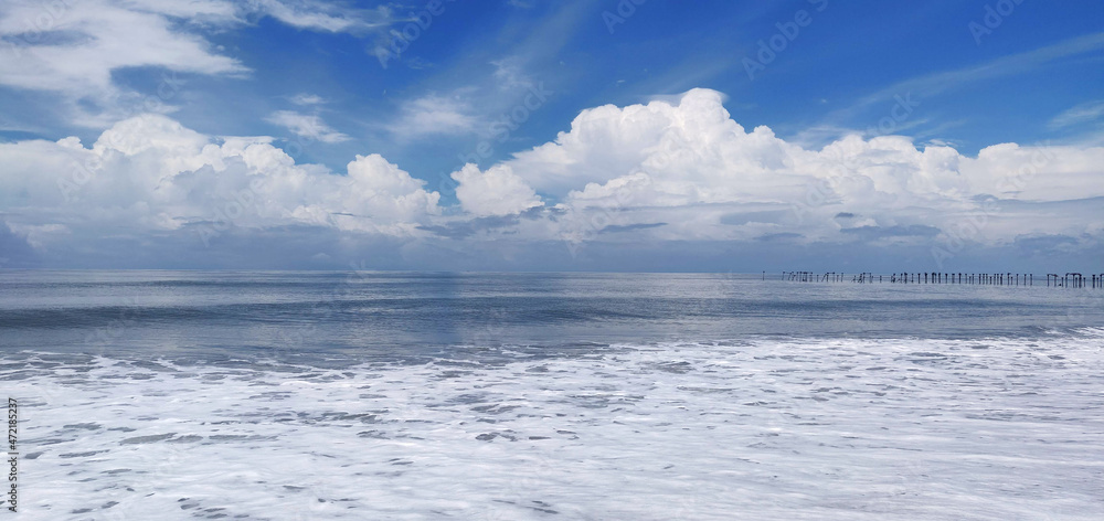 Obraz premium clouds over ocean