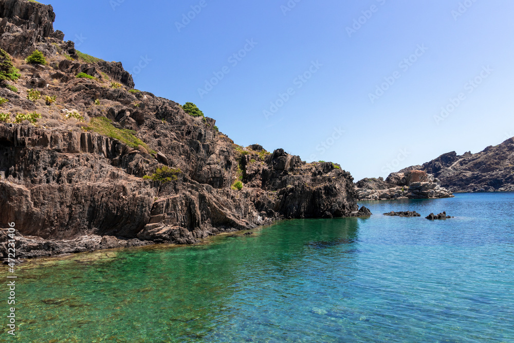Fototapeta premium deserted bay in cap de creus on the costa brava