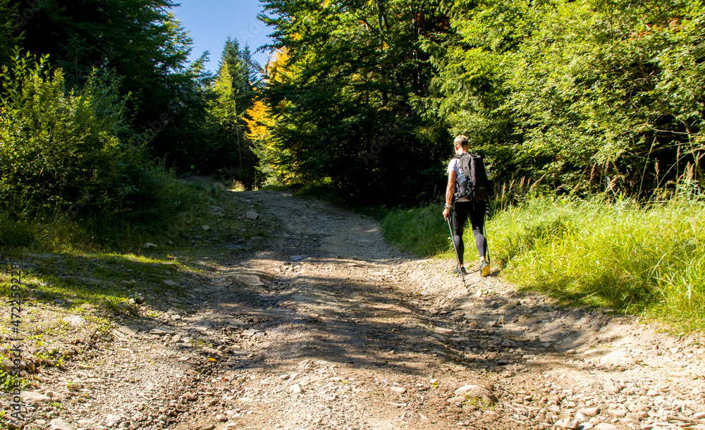 Obraz premium Piękny widok na panoramę gór i wycieczka piesza weekend