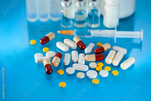 leki, tabletki, suplementy i witaminy