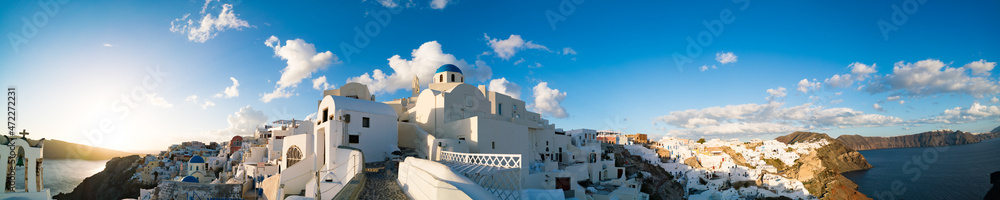Fototapeta premium Panorama of Oia village in Santorini. Greece