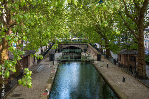 Leinwand Poster Calm canal Saint Martin in Paris in Summer
