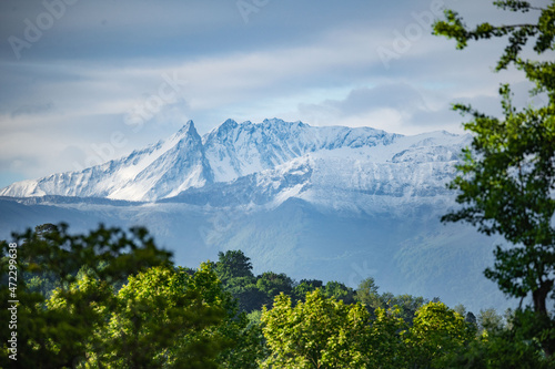 The Pyrenees/Gabizos from the Boulevard des Pyrénées, Pau, France