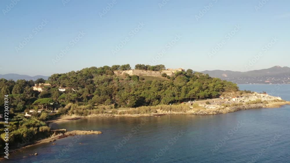 survol de Saint-Tropez sur la french Riviera dans le Var, sud de la France survol de Saint-Tropez sur la french Riviera dans le Var, sud de la France