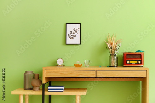 Vase with dried flowers, te...