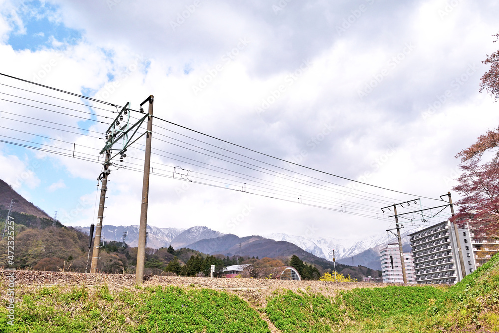 Fototapeta premium 【群馬県利根郡】春の水上 上越線線線路