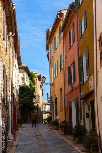 Fototapeta Naklejka Na Ścianę i Meble -  Historic old alley in the Provencal village Grimaud, Provence, France
