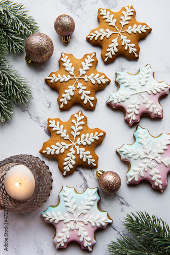 Fototapeta Naklejka Na Ścianę i Meble -  Christmas gingerbread cookies on marble table