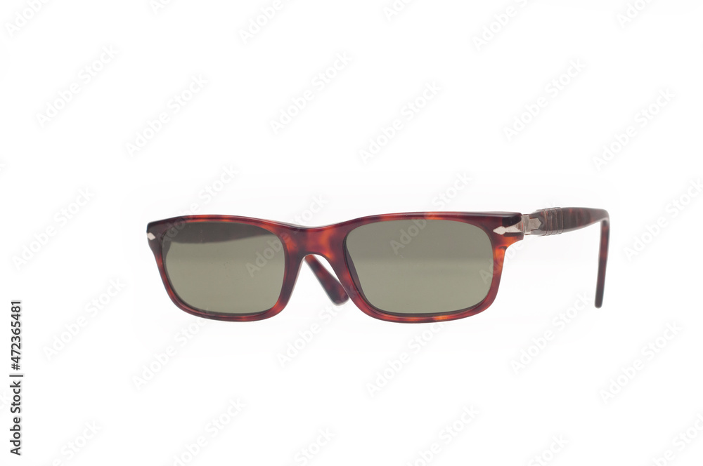 Fototapeta premium old fashioned glasses on white background 