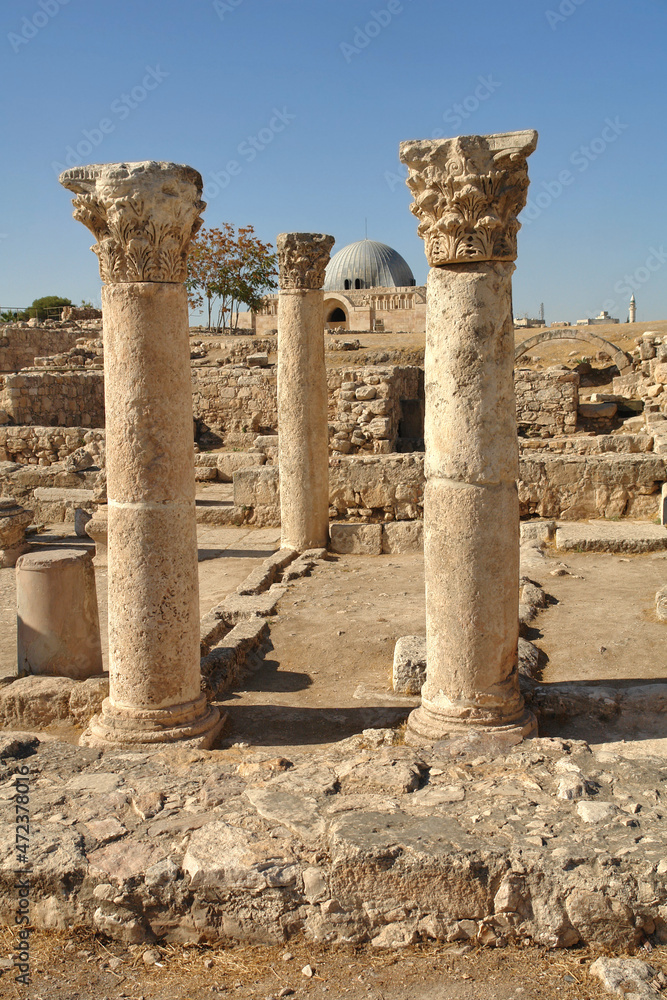 Fototapeta premium The Byzantine basilica in Citadel, Amman, Jordan