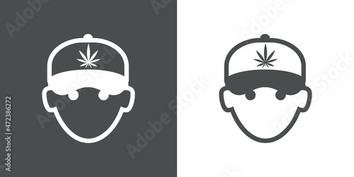 Cannabis shop. Logotipo con silueta de cara de chico con gorra de béisbol con hoja de marihuana estampado en fondo gris y fondo blanco
