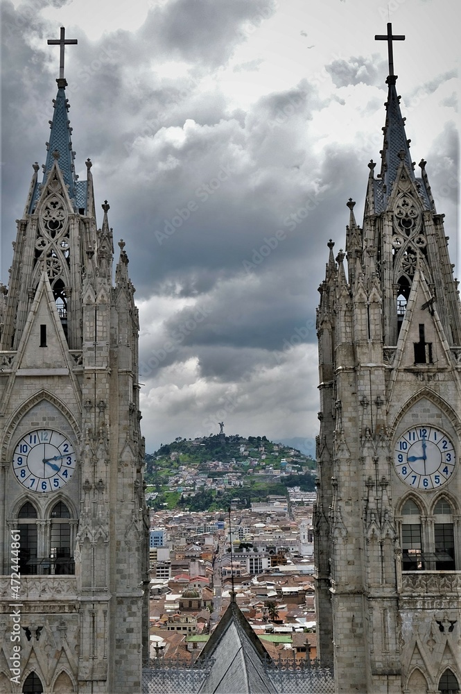 Fototapeta premium cathedral basilica in ecuador