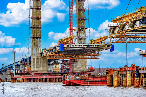 Fotografía Construction of a new road bridge continues across the Sheksna river