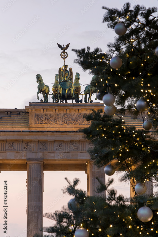 Weihnachtliches Berlin am Brandenburger Tor