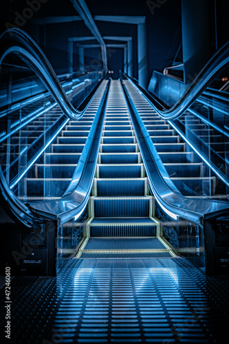 渋谷スカイタワーのサイバー感あふれるエスカレーター