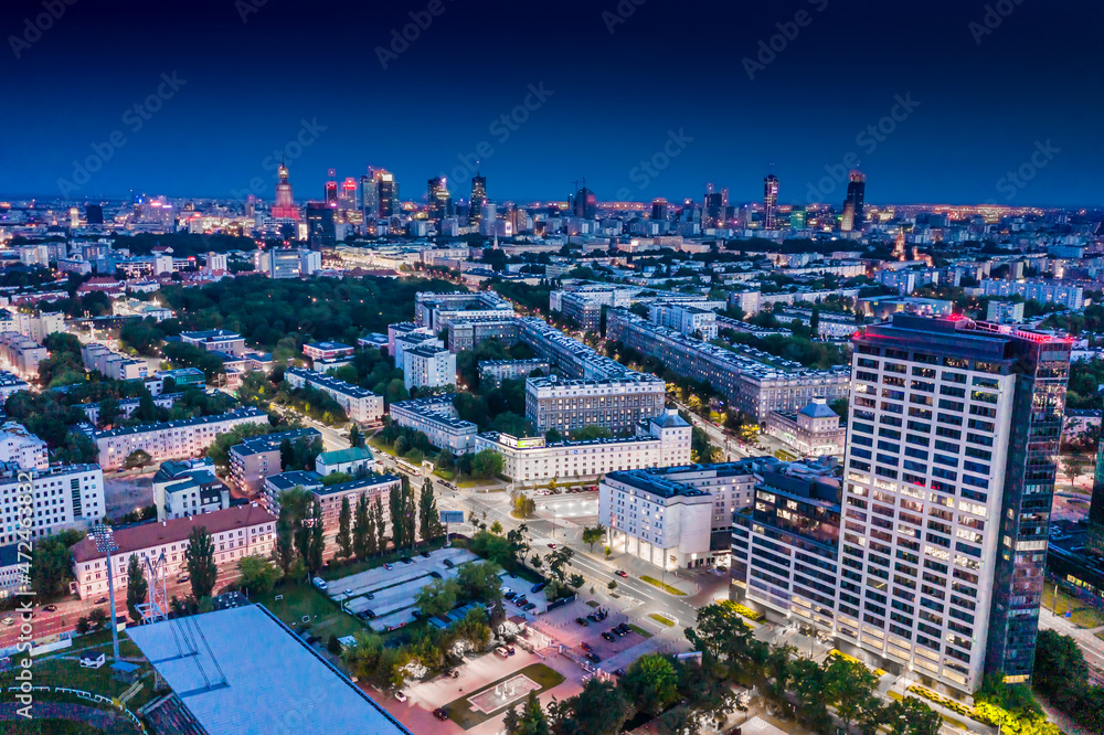 Naklejka premium Beautifu evening panoramic aerial drone view to the Center of mo