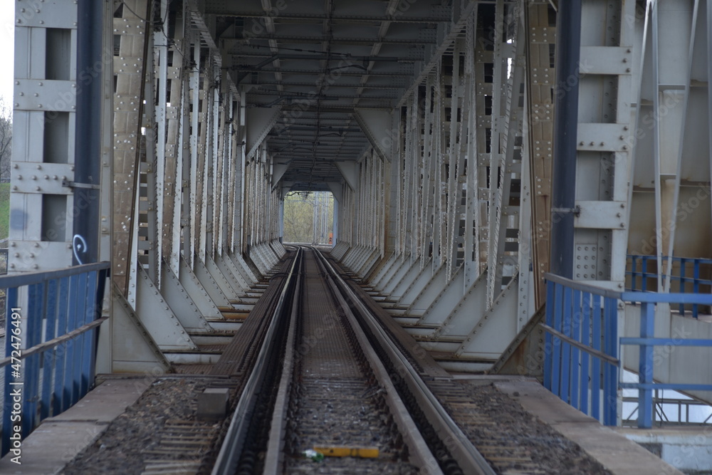 Most Pancera, kolejowy i drogowy, stalowy na Narwii w Modlinie, - obrazy, fototapety, plakaty 