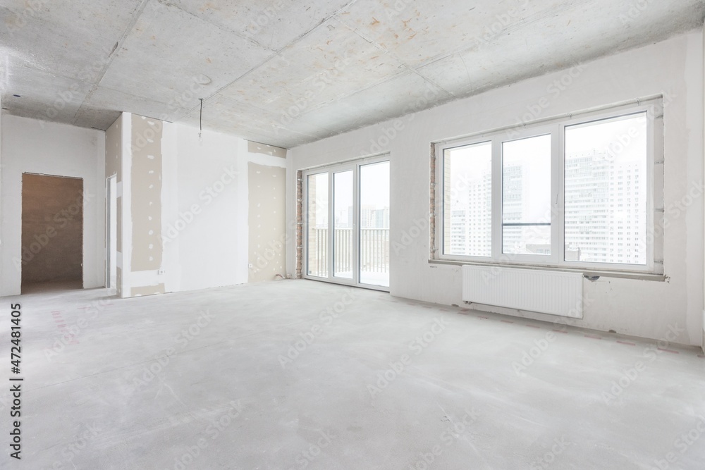 Obraz premium interior of the apartment without decoration in gray colors