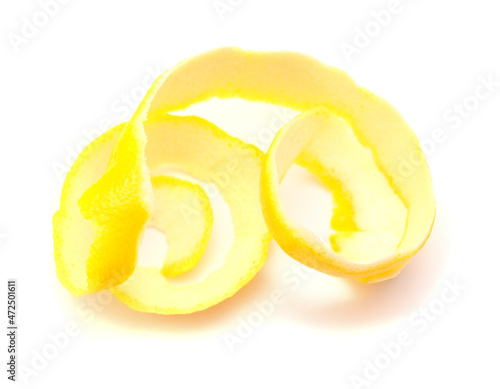 Using lemon peel to make Potpourri in the shape of roses
