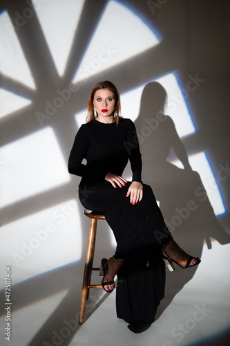 Play with shadows and Gobo masks. Monochrome photosession project