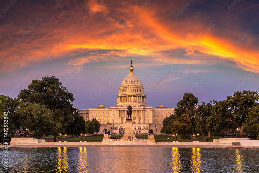 Fototapeta premium The United States Capitol building