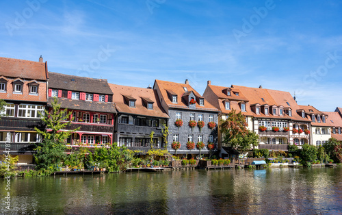 The old Fishermen houses at the river Regnitz in Bamberg, Germany © elxeneize