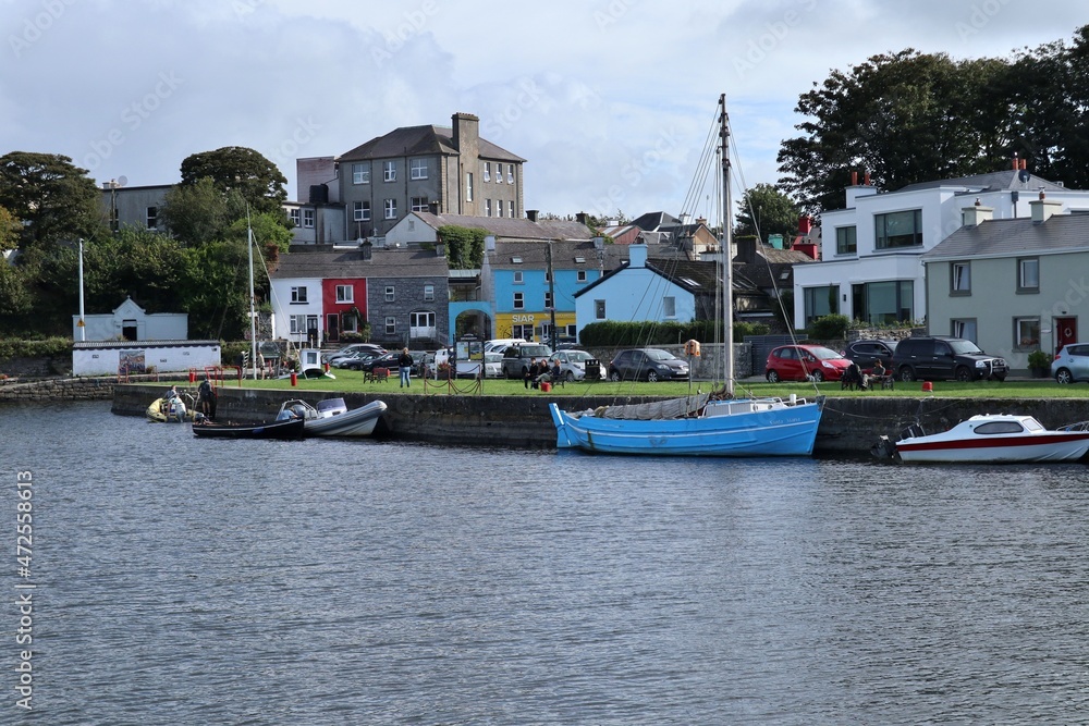 Kinvara – Scorcio del borgo dal molo